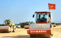 Đất đắp dồi dào, nhà thầu tăng tốc thi công nền đường cao tốc Quảng Ngãi - Hoài Nhơn