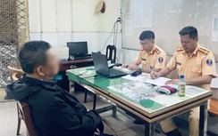 Vi phạm nồng độ cồn, người đàn ông khai tên giả, giằng co với CSGT