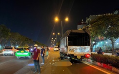 Nam thanh niên tử vong sau va chạm với xe tải ở TP.HCM