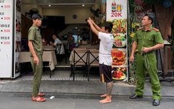 Triệu tập, lấy lời khai đối tượng tạt sơn vào tiệm spa ở TP.HCM