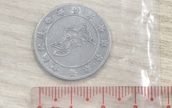 Đồng xu đường kính 2,5cm mắc kẹt trong thực quản bé trai 5 tuổi