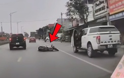 Tài xế mở cửa bất cẩn gây tai nạn cho người đi đường