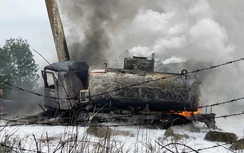 Cháy xe chở dầu trên cao tốc Nội Bài - Lào Cai, một người mắc kẹt trong xe