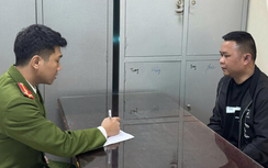 Khởi tố 12 đối tượng liên quan đến khai thác cát trái phép