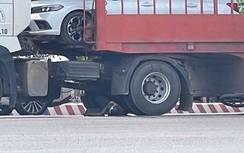 Xe đầu kéo va chạm xe máy ở nút giao, người đàn ông tử vong tại chỗ