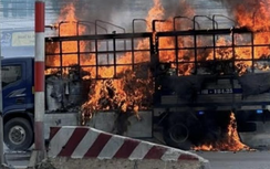 Xe tải cháy dữ dội trên QL51, tài xế may mắn thoát thân