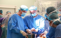 Lần đầu tiên cấy ghép thành công tim nhân tạo bán phần