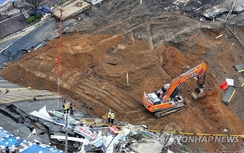 Vụ sập hầm tàu điện ngầm Hàn Quốc: Huy động gần 100 người tìm kiếm người mất tích