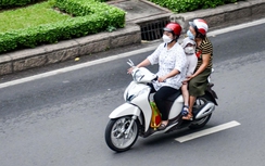 Điều khiển xe máy được chở bao nhiêu người?