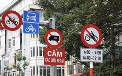 Hà Nội yêu cầu xử lý dứt điểm bất cập đèn tín hiệu, biển báo giao thông