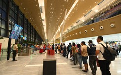 Nhà ga T3 sân bay Tân Sơn Nhất "mở hàng" chuyến bay đầu tiên với hơn 100 hành khách