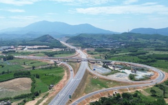Ngắm cao tốc qua Hà Tĩnh tuyệt đẹp trước ngày thông xe