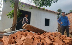 Quảng Ngãi đưa gạch từ nhà máy tới nhà dân diện xóa nhà tạm để bình ổn giá