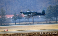 Hàn Quốc: Máy bay không quân rơi nhiều bộ phận khi huấn luyện bay đêm