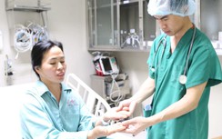 Mắc hội chứng lạ, người phụ nữ đau đớn mỗi khi chạm tay vào nước