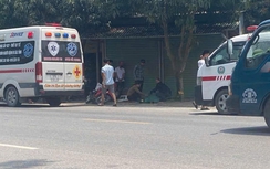 Nghi tự gây tai nạn do sử dụng điện thoại khi đi xe máy, nam thanh niên tử vong