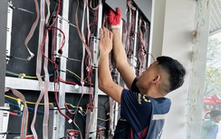 Hà Nội: Khẩn trương tháo dỡ, chuyển đồ đạc khỏi tòa nhà "Hàm cá mập"