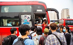 Hà Nội: Sinh viên bất ngờ được giảm giá khi đi xe khách