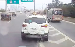 Ô tô con rẽ ẩu cắt vạch xương cá, suýt gây tai nạn