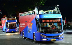 Xe buýt TP.HCM đồng loạt treo cờ Tổ quốc chào mừng đại lễ 30/4