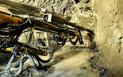 Chạy nước rút thông hầm dài nhất cao tốc qua Quảng Ngãi trước lễ 30/4