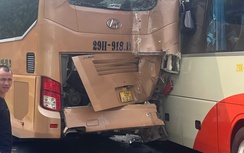 Cao tốc Nội Bài - Lào Cai ùn tắc kéo dài sau tai nạn liên hoàn 4 ô tô