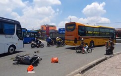 TP.HCM: Xe máy va chạm xe khách, một phụ nữ tử vong