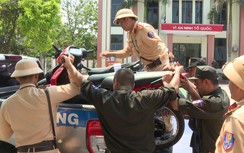 Qua mắt thần, công an xử phạt hàng chục "quái xế" phóng nhanh vượt ẩu, náo loạn đường phố