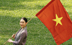 Lương Thùy Linh, Lý Nhã Kỳ tri ân mẹ Việt Nam, cựu chiến binh dịp đại lễ 30/4