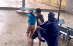 Nghệ An: Yêu cầu xử nghiêm phụ huynh học sinh hành hung nữ giáo viên giữa sân trường