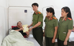 Tạm giữ đối tượng đi xe máy lạng lách, đâm thiếu tá CSGT bị thương