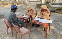 Những lời trần tình, câu hỏi "hồn nhiên" của tài xế "ma men"