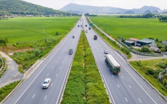 Thủ tướng phê bình các bộ, cơ quan, địa phương chậm phân bổ, giải ngân vốn đầu tư công