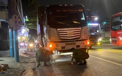 Nữ tài xế xe ôm công nghệ tử vong sau va chạm với ô tô tải ở Bình Dương