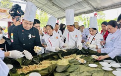 Cận cảnh bánh chưng 1,6 tấn tại lễ hội bánh dân gian ở Cần Thơ