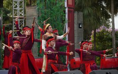 TP.HCM rợp cờ hoa, rộn ràng hoạt động tưởng nhớ Vua Hùng