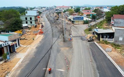 Trụ điện chưa kịp di dời ảnh hưởng tiến độ đường ven biển Vũng Tàu - Bình Thuận