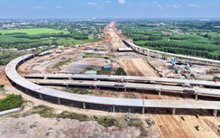 Đổ mồ hôi mở đường vào siêu sân bay Long Thành