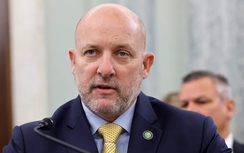 Quan chức hàng đầu phụ trách kiểm soát không lưu của FAA nghỉ hưu sớm