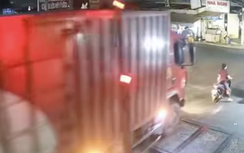 CSGT làm việc với tài xế xe đầu kéo tông gãy gác chắn đường ngang