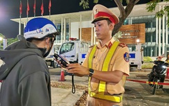 Viện cớ chở bạn bị "điên", ma men né tránh không đo nồng độ cồn