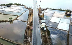 Khẩn trương hoàn thành những hạng mục cuối của cầu Gành Hào