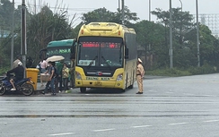 CSGT Yên Bái xử phạt một nhà xe chở quá 29 hành khách