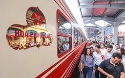 Tàu hạng sang “Hoa Phượng đỏ” vừa khai trương có gì đặc biệt?