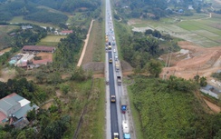 VEC nói gì vụ nhà thầu thảm bê tông nhựa cao tốc Nội Bài - Lào Cai khi trời mưa?