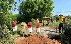 Đóng thêm nhiều lối đi tự mở qua đường sắt ở Bình Định