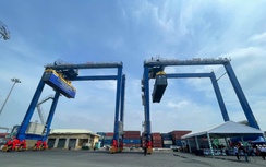 Tân Cảng Cát Lái bổ sung 4 cẩu giàn bánh lốp Hybrid