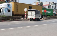 Phương tiện vô tư quay đầu bất chấp biển cấm, tai nạn rình rập trên QL5 qua Hưng Yên