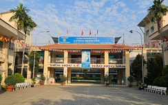 Ngã từ trên lầu xuống sân trường, một học sinh lớp 7 đa chấn thương