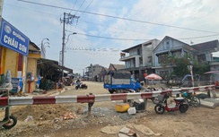 Huế: Hàng loạt tuyến đường bị rào chắn chờ đấu nối quốc lộ, lãng phí tiền tỷ